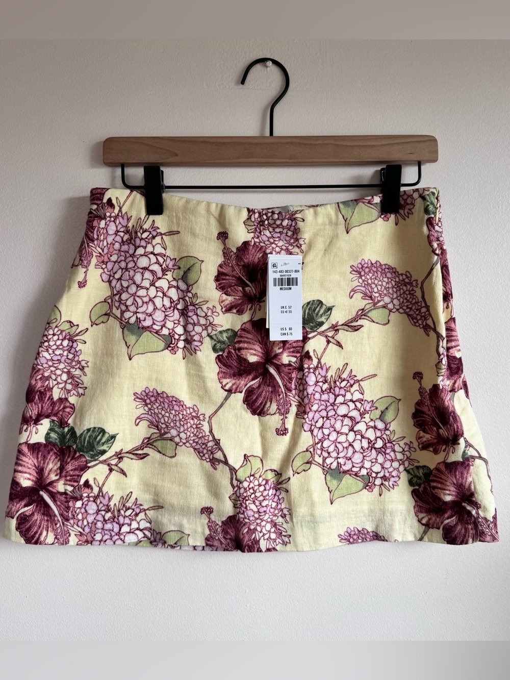 The A&F Ultra High Rise Scarlett Yellow & Wine Floral Linen-Blend Mini Skort - M - Picture 2 of 16